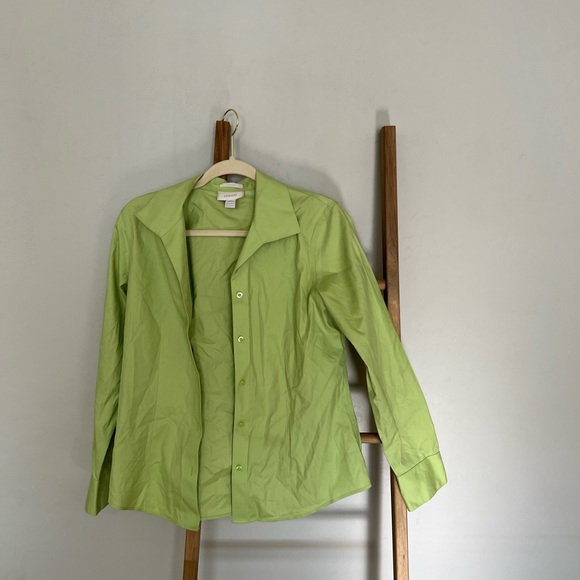 Lime green button up 💚 - Picture 2 of 8
